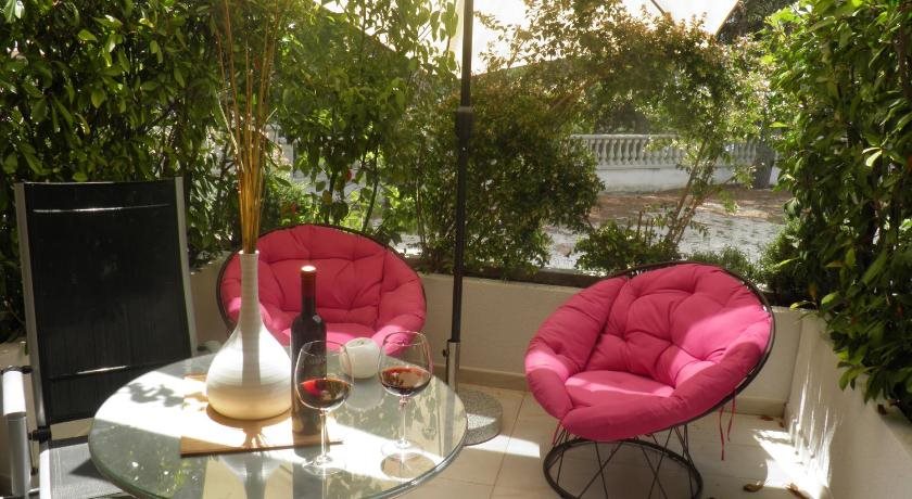 Apartments Lavica Beach Dumičić — 4-Star Luxury Hotel in Podstrana, Croatia