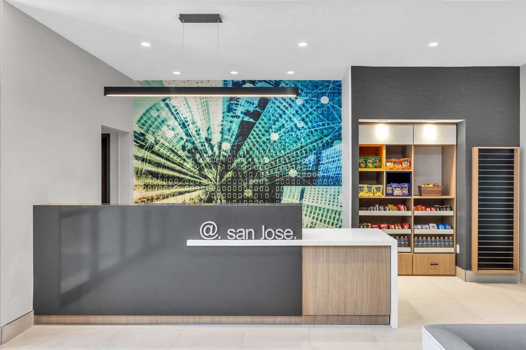 La Quinta Inn & Suites by Wyndham San Jose Airport Downtown - photo 11