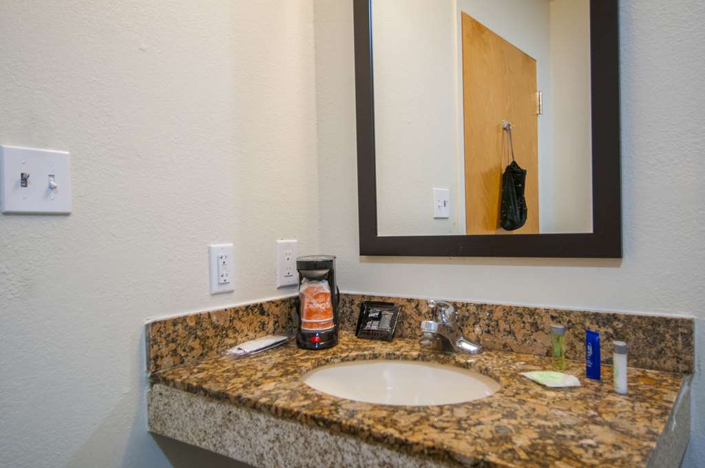 Sleep Inn & Suites Tuscaloosa East - photo 18