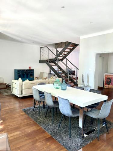 Loft Garonne Centre ville immeuble privatif in Toulouse, France