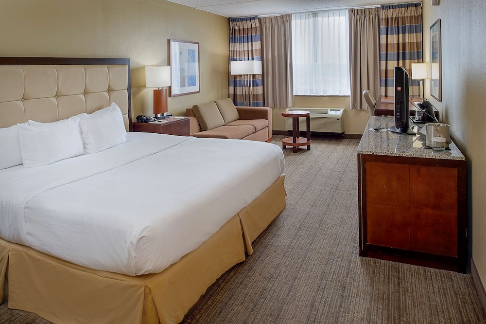 DoubleTree by Hilton St. Louis Westport - photo 22