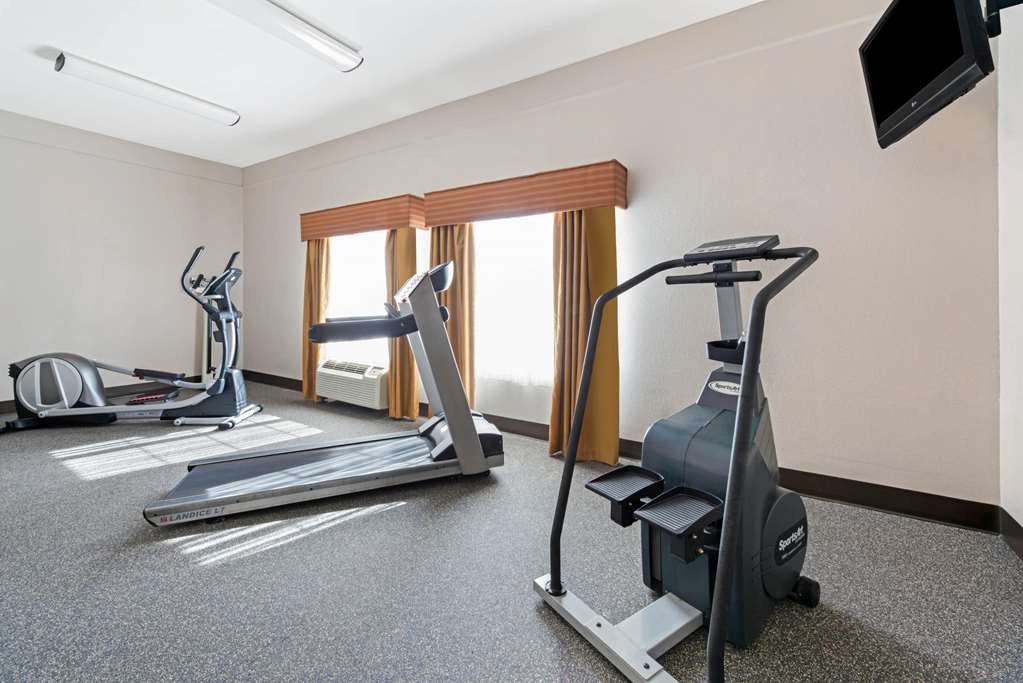 La Quinta Inn & Suites by Wyndham Winnie - photo 5