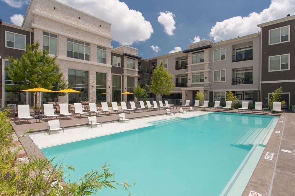 Locale Lakeshore — Austin — photo 3