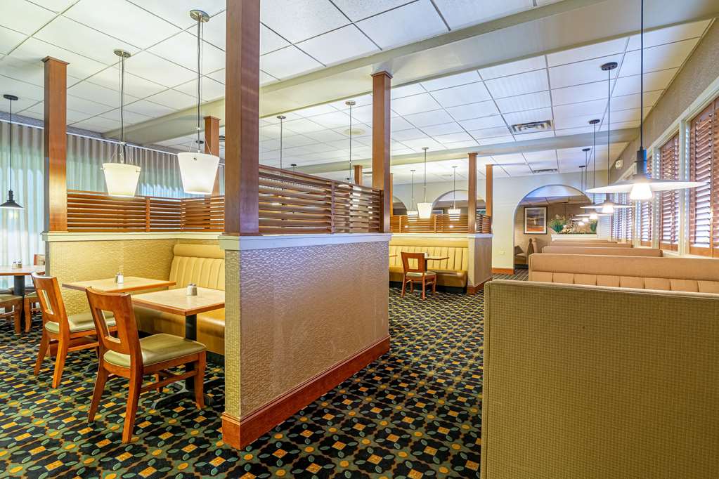 Clarion Hotel Convention Center - photo 65