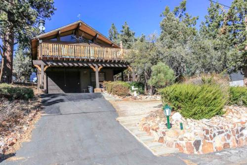 Above It All 1685 By Big Bear Vacations — Big Bear City
