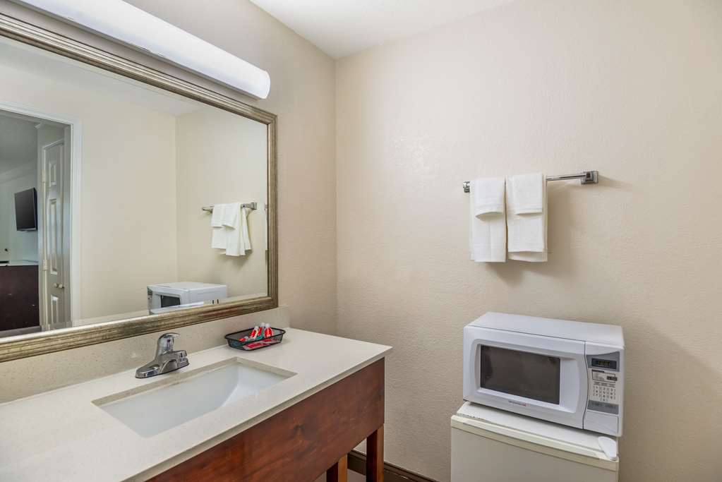 Econo Lodge Richmond North Chesterfield - photo 32