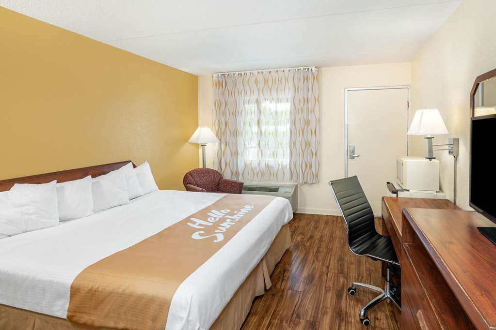 Days Inn by Wyndham Clarksville TN - photo 28