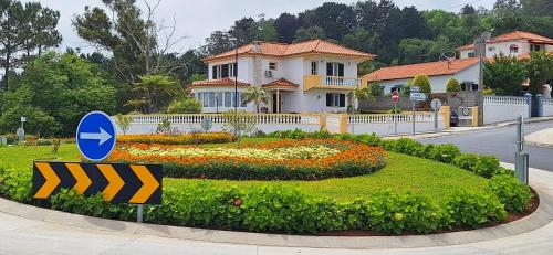 Villa Familia Dehoux — 4-Star Luxury Hotel in Camacha, Portugal