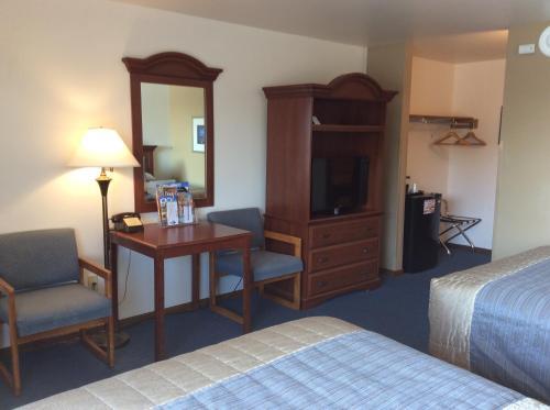 Scenic Shore Inn - photo 11