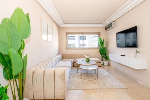 Spacious & Central 3 bedrooms Casablanca Center — 4-Star Luxury Hotel in Casablanca, Morocco