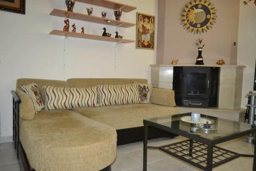 Vasiliki's Cosy House — 4-Star Luxury Hotel in Nea Michaniona, Greece