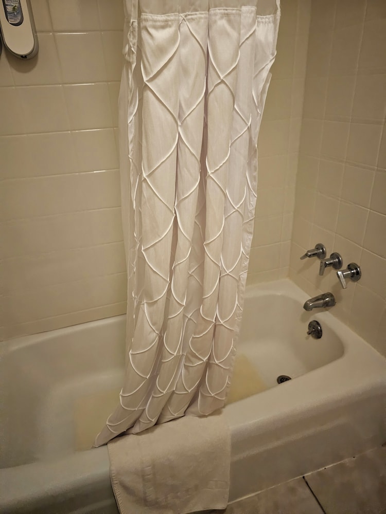 Travelodge by Wyndham Mackinaw City - photo 22