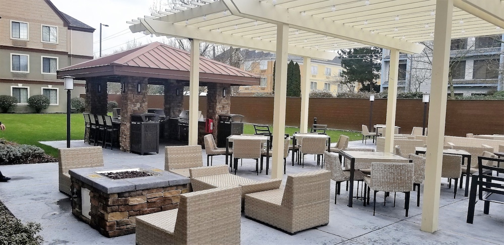 Homewood Suites by Hilton Portland Airport - photo 42