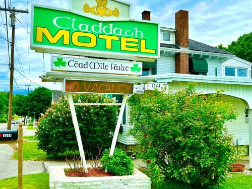 Claddagh Motel & Suites - photo 93