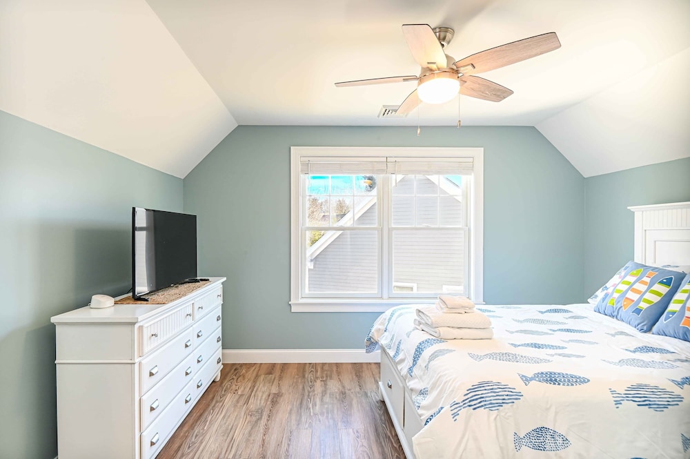 Maritime Meadows Charming Resort style Home - photo 9