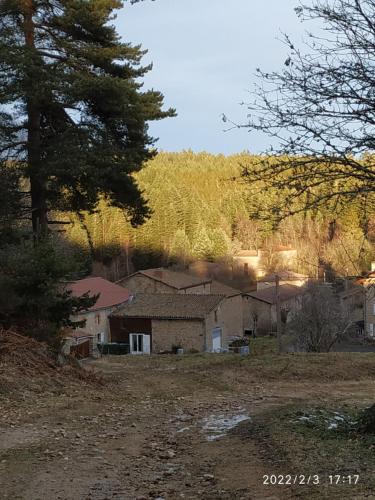 Au Chat Perché - carbon neutral hotel in Unknown City