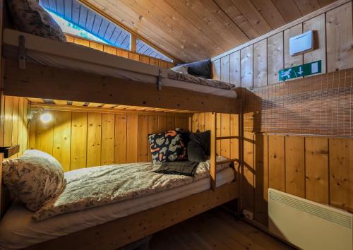 Lovely Cabin in the Capital Area with hot tube
