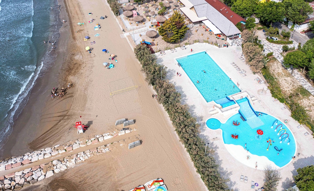Villaggio San Francesco Adria Holiday Mobile Homes — 4-Star Luxury Hotel in Caorle, Italy
