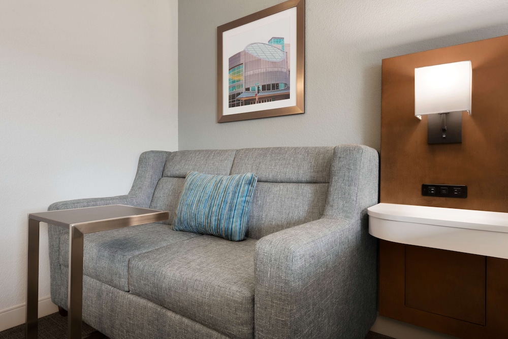 Hampton Inn Appleton Fox River Mall Area - photo 6