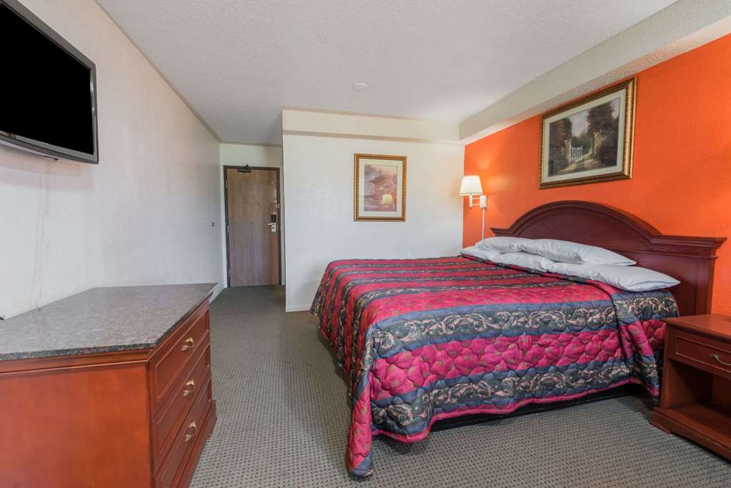 Knights Inn Ferguson MO - photo 9