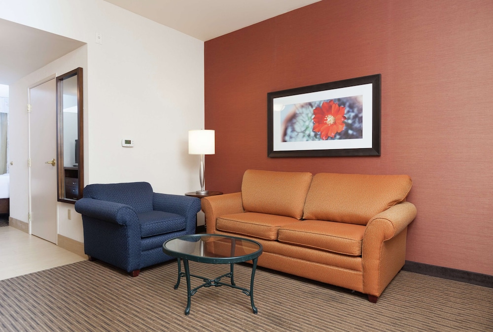 Hilton Garden Inn Palm Springs Rancho Mirage - photo 18