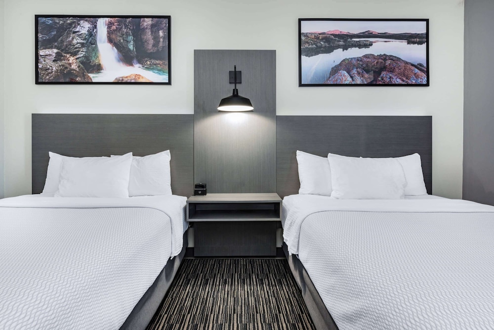 La Quinta Inn & Suites By Wyndham Ardmore - photo 12