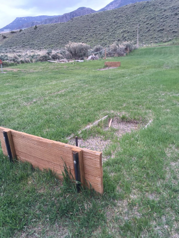 Green Creek Inn and RV Park - photo 23