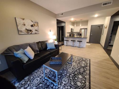 520 Neil Luxury 2 Bedroom — 4-Star Luxury Hotel in Champaign, United States
