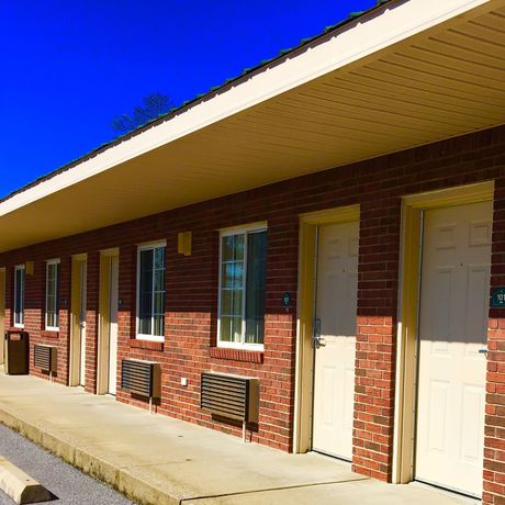 Deerfield Inn and Suites - photo 10
