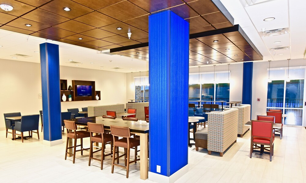 Holiday Inn Express & Suites Perryville by IHG - photo 39