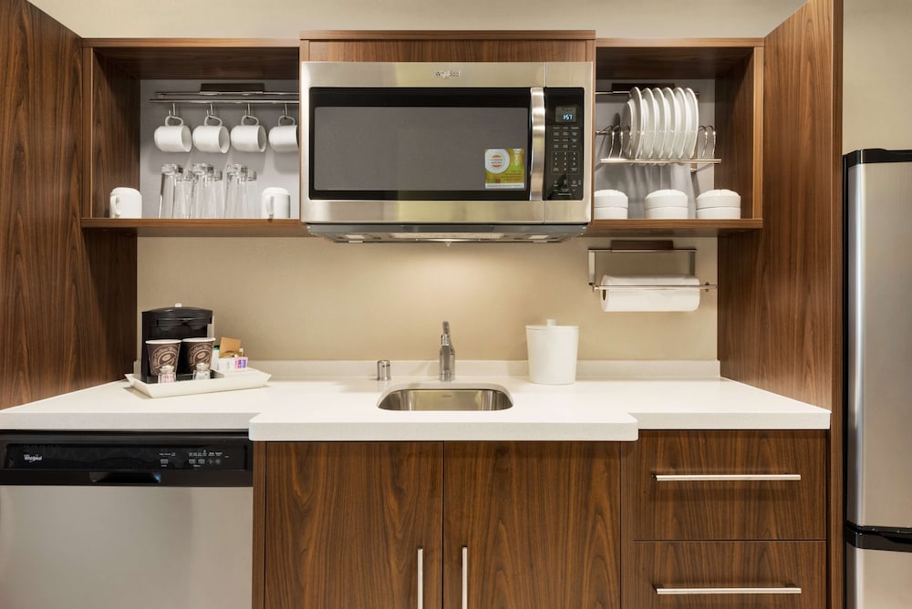 Home2 Suites by Hilton Menomonee Falls Milwaukee - photo 15
