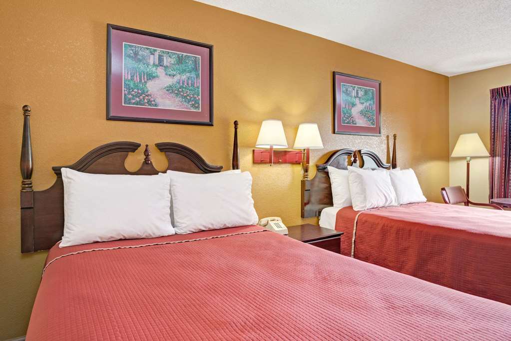 Travelodge by Wyndham Forest Park Atlanta South - photo 11