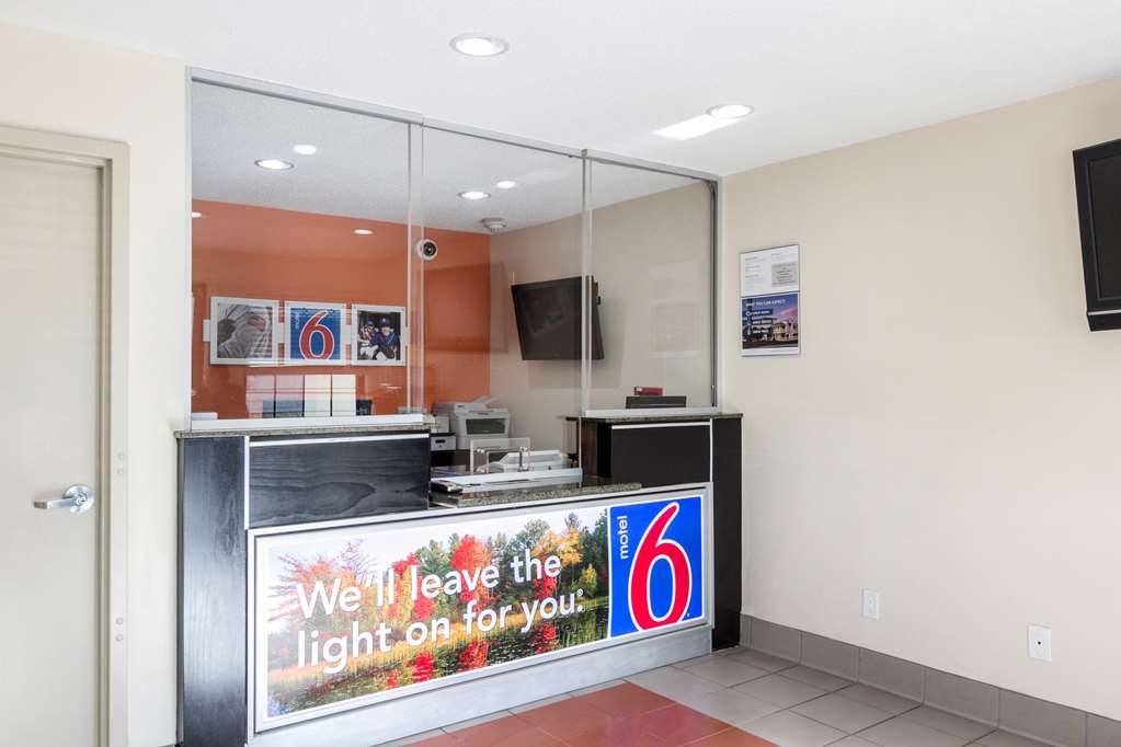 Motel 6 New Brunswick - photo 27
