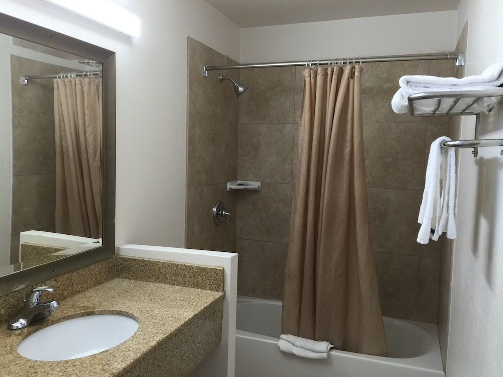 Escondido Inn - photo 23