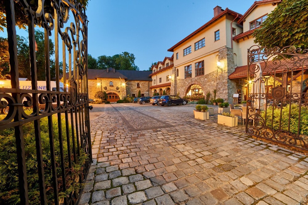 Folwark Stara Winiarnia — hotel in Mszana Dolna
