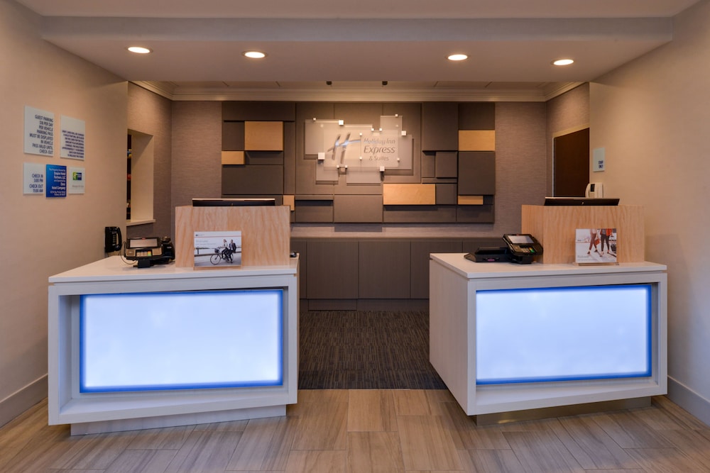 Holiday Inn Express & Suites Indianapolis Dtn Conv Ctr Area by IHG - photo 72