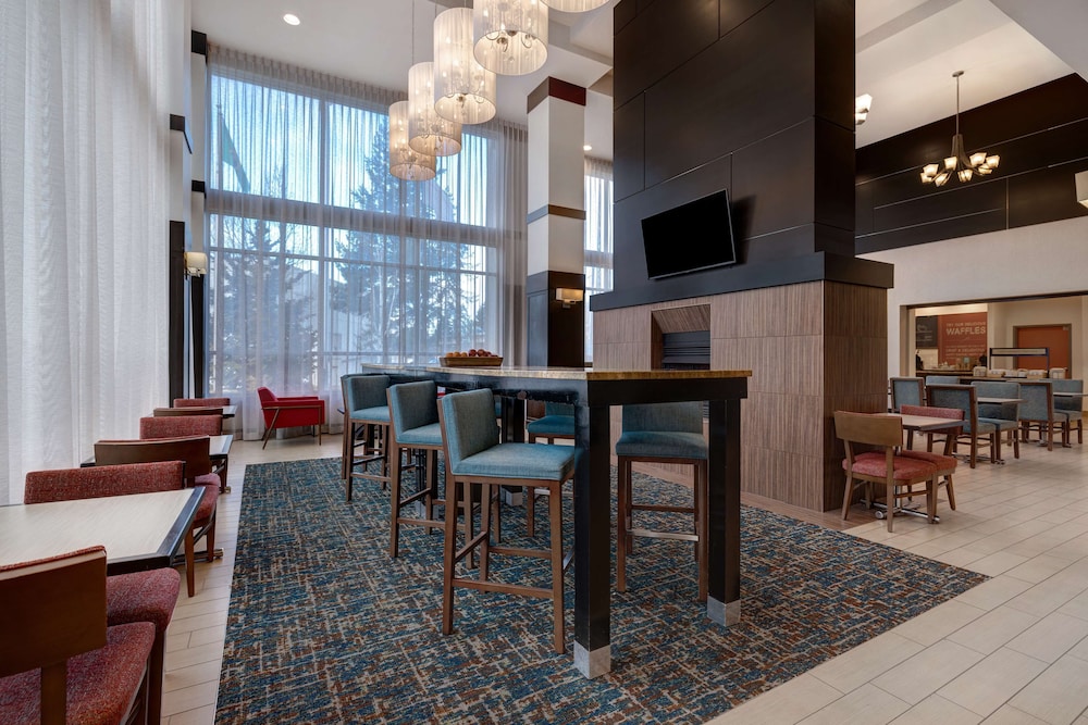Hampton Inn & Suites Seattle Federal Way - photo 2