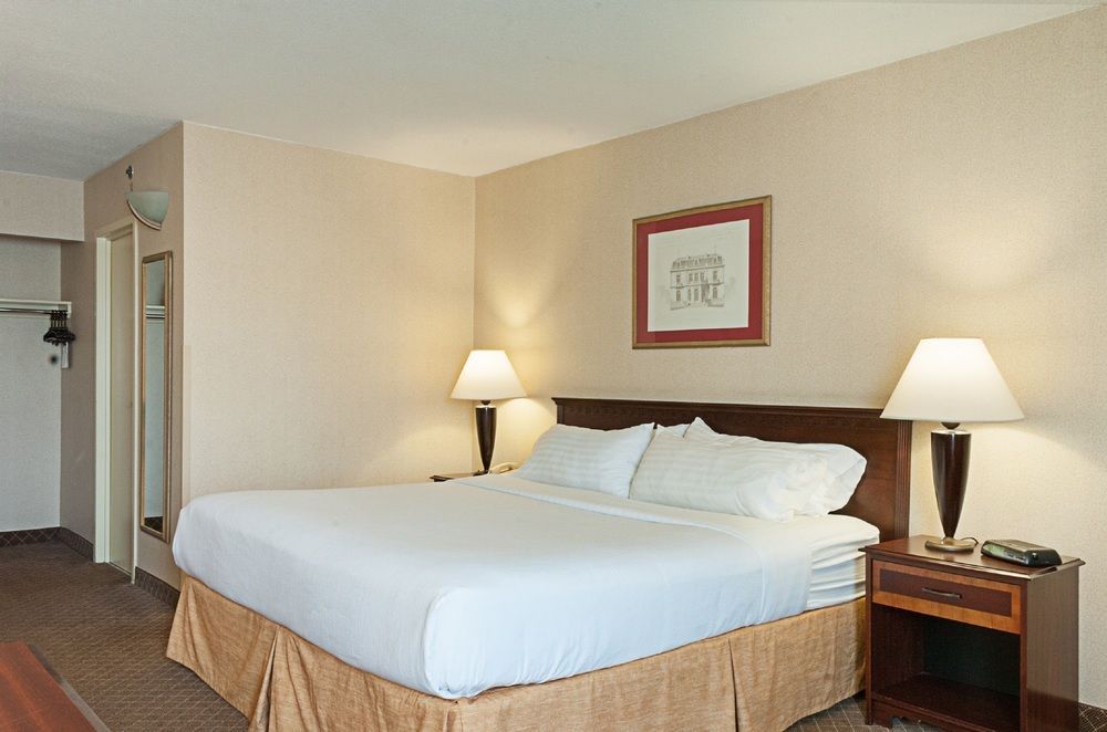 Cincy Hotel - photo 17