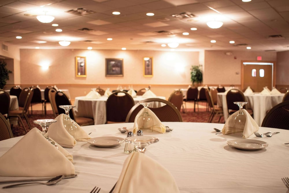 Fireside Inn & Suites Portland - photo 104