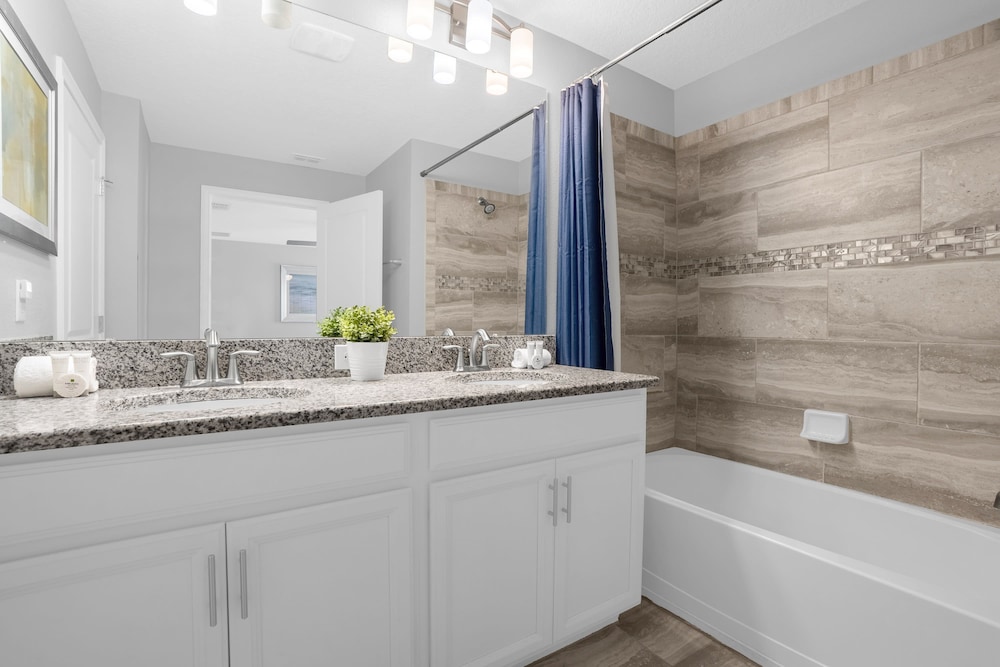 Upstay Championsgate Resort Home w Pool - photo 21