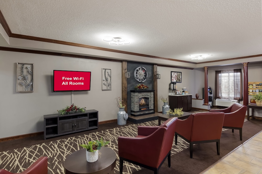 Red Roof Inn & Suites Bloomsburg Mifflinville - photo 4