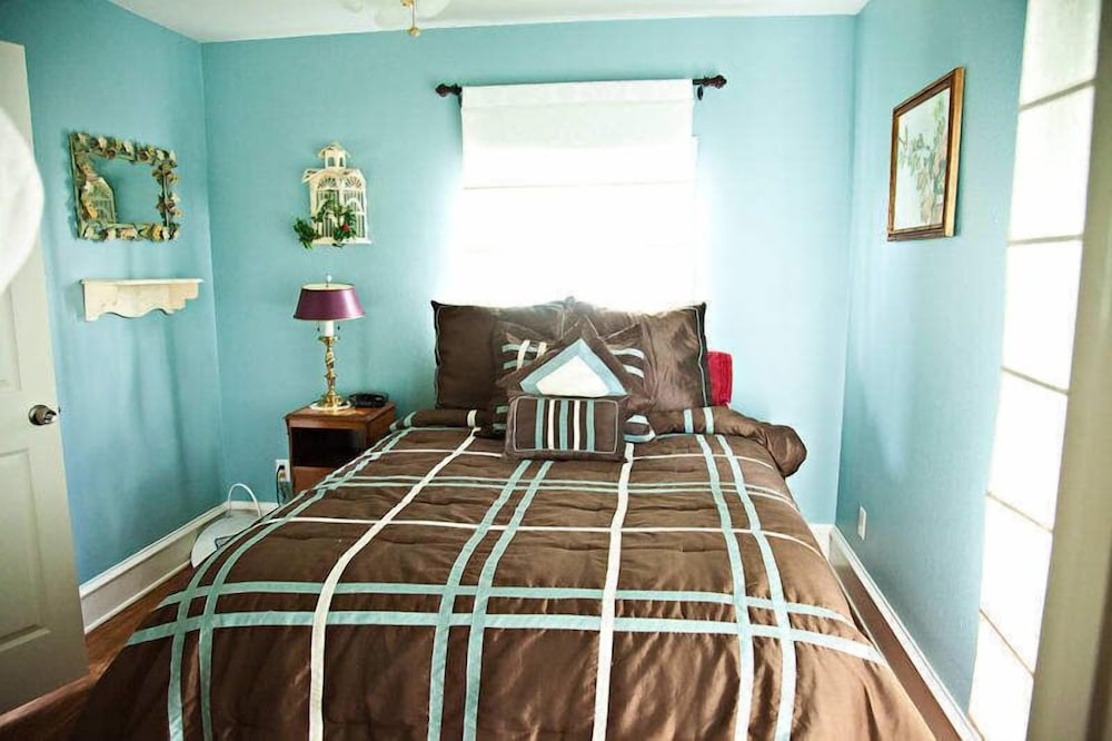 Lillian Farms Bed & Breakfast - photo 22