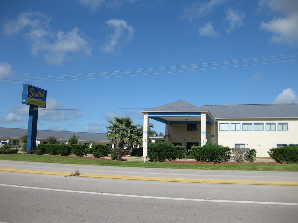 Scottish Inn and Suites - photo 21