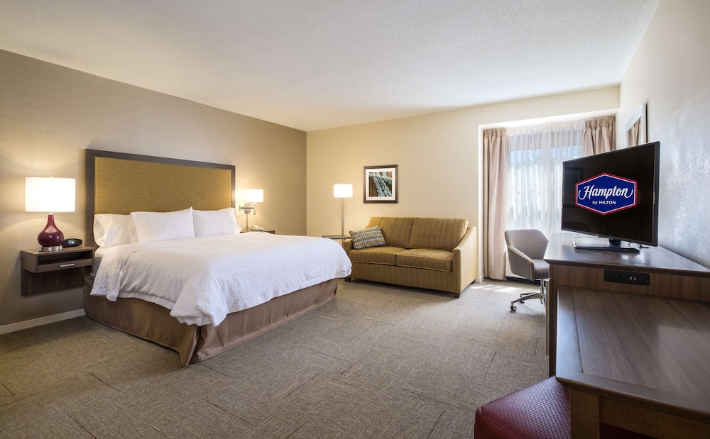 Hampton Inn Waterville - photo 16