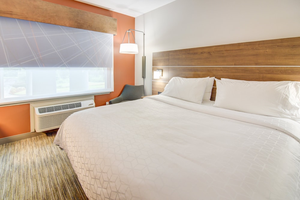 Holiday Inn Express & Suites Foley by IHG - photo 24