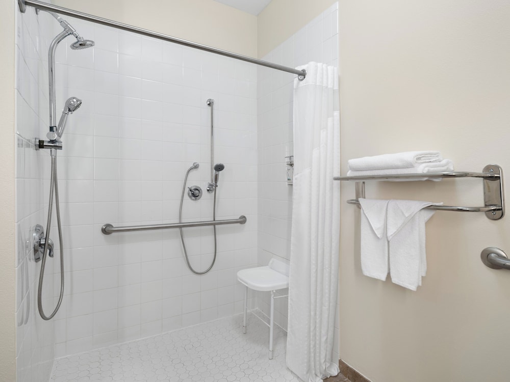 Candlewood Suites Radcliff Fort Knox by IHG - photo 17
