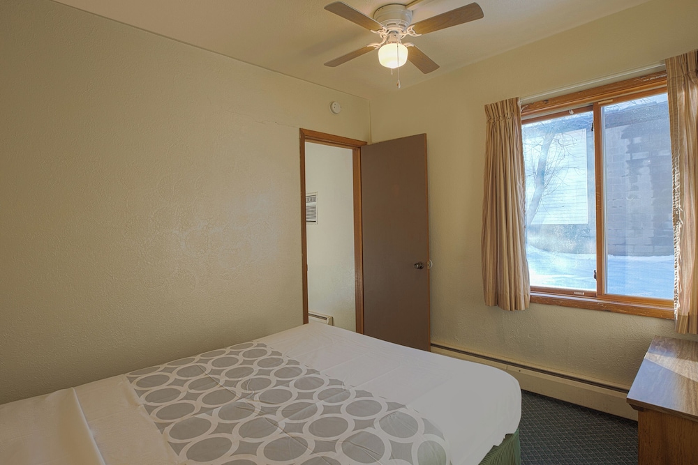 Love Hotels Silver Street by OYO at Hurley WI - photo 26