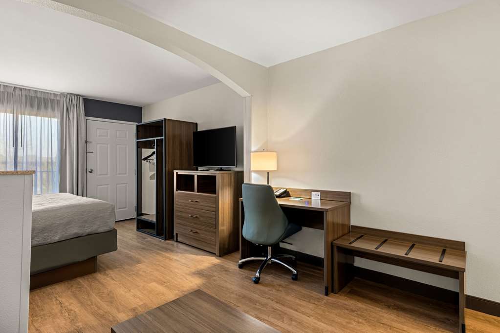 Quality Inn & Suites Matthews Charlotte - photo 25