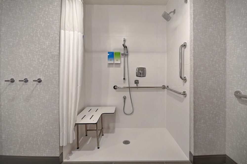 Hampton Inn & Suites Las Vegas Convention Center No Resort Fee - photo 7