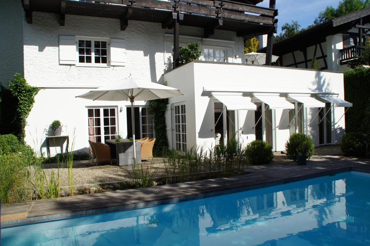 Landhaus Am Plattenbichl Luxus Apartment Mit Pool Und Sauna Im Sommer Bergbahn Inklusive — 4-Star Luxury Hotel in Oberstdorf, Germany